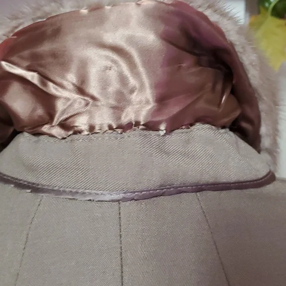 Vintage,  Sears green wool coat with real fur collar. - Picture 10 of 14